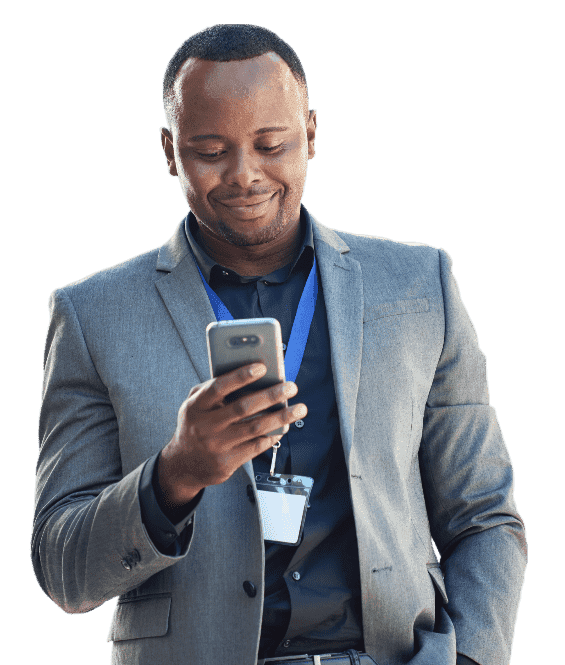 un africano financia un smartphone