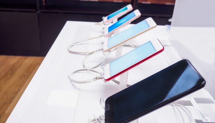 The Crucial Role of Risk Management Platforms in Smartphone Financing