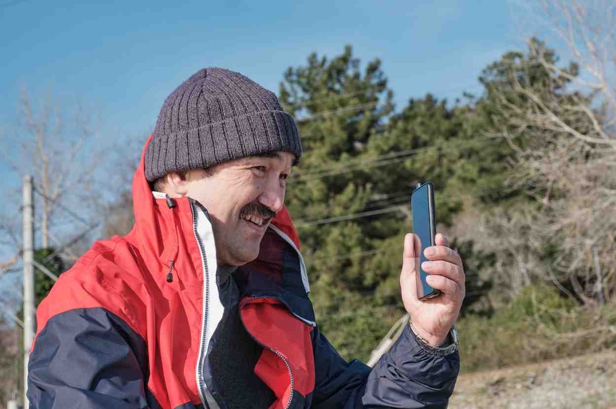 Financer easily getting the location on demand of it's delinquent client